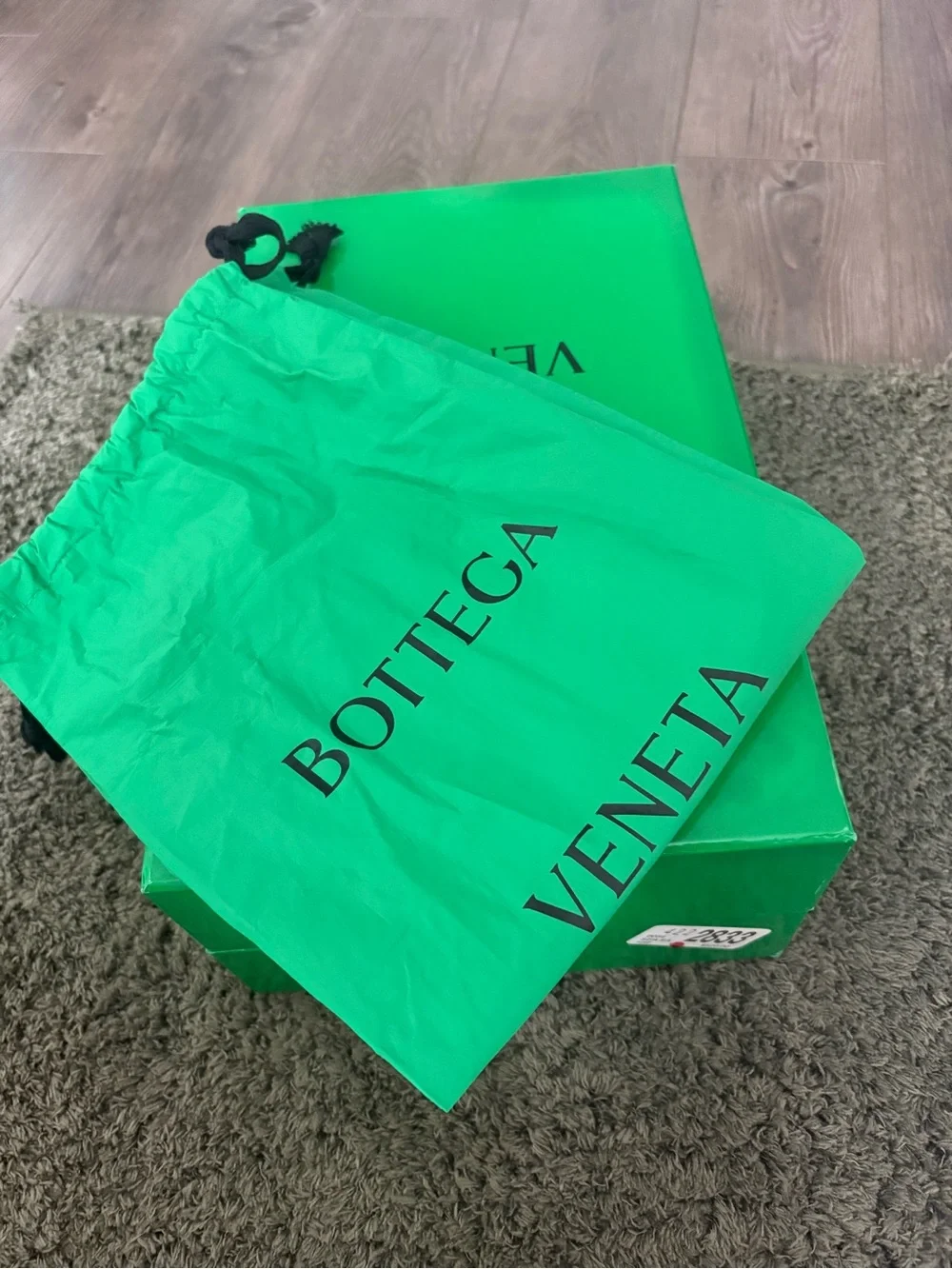 Bottega Veneta very good